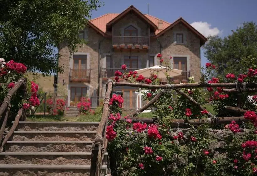 ペンション Garni Hinyard