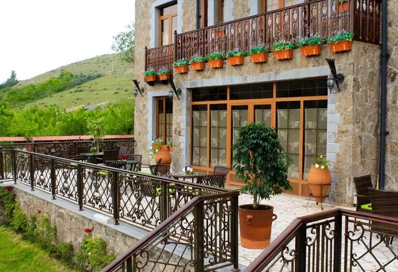 ペンション Garni Hinyard