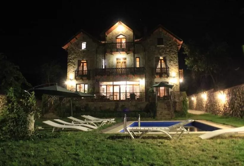 ペンション Garni Hinyard