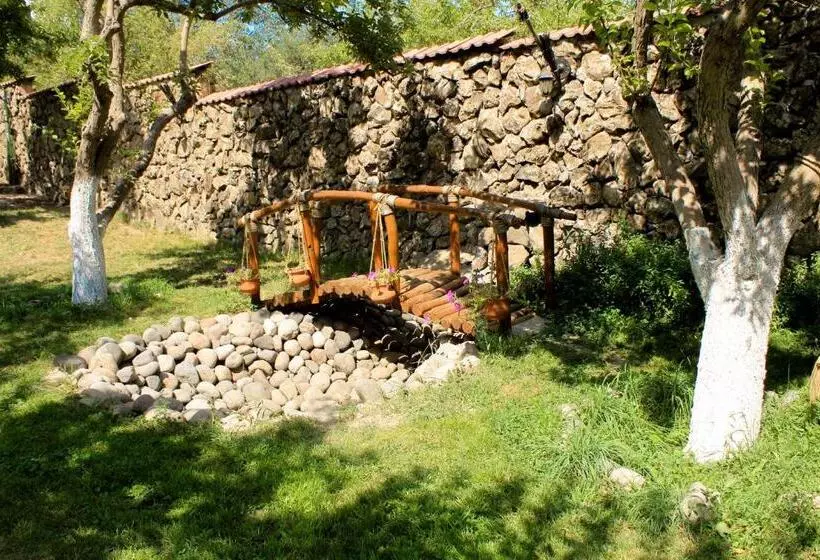 ペンション Garni Hinyard