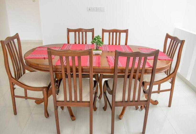 پانسیون Lavinia Escapes