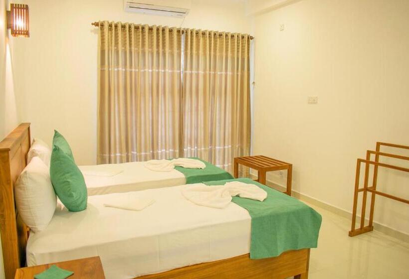 پانسیون Lavinia Escapes