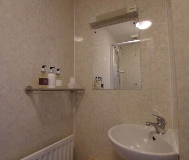 צימר Brook House ― Free On Site Car Park