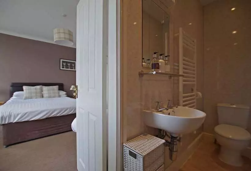 تختخواب و صبحانه Brook House ― Free On Site Car Park
