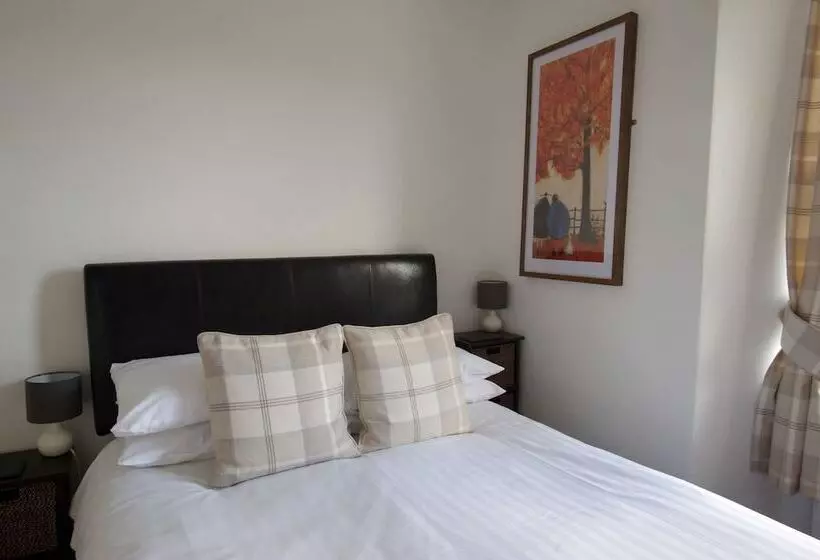 تختخواب و صبحانه Brook House ― Free On Site Car Park