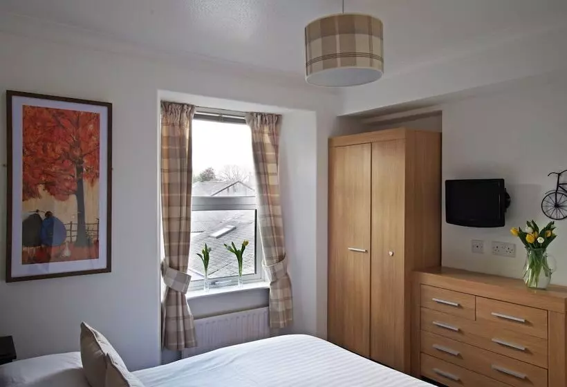 تختخواب و صبحانه Brook House ― Free On Site Car Park