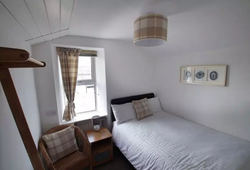 تختخواب و صبحانه Brook House ― Free On Site Car Park