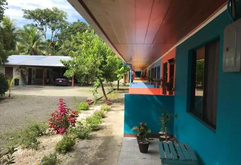 ホテル Cabinas Surf Side