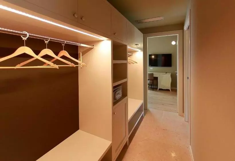 Hotelli Le Greghe Suites