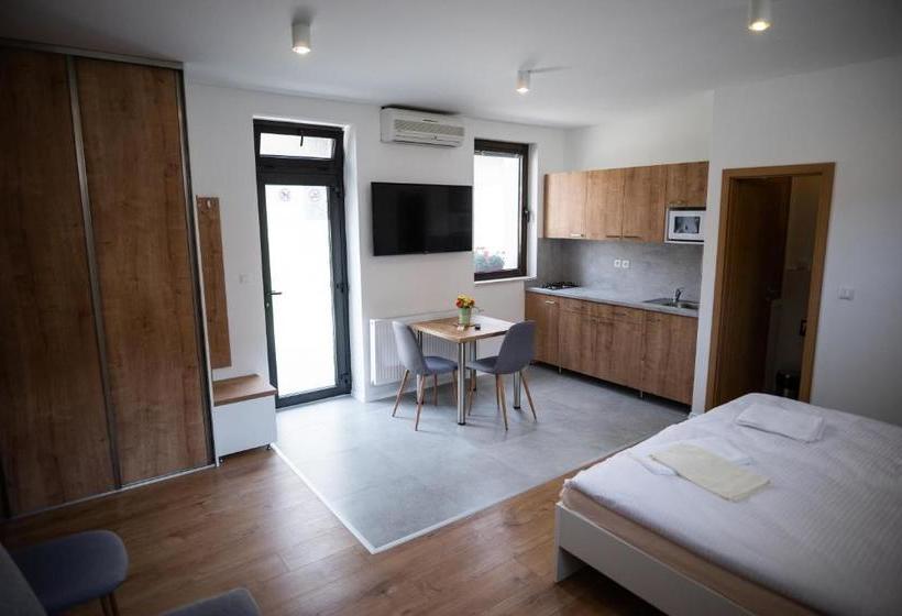 ペンション Ubytovanie Alej Bojnice