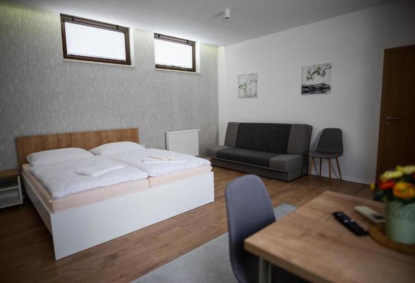 ペンション Ubytovanie Alej Bojnice