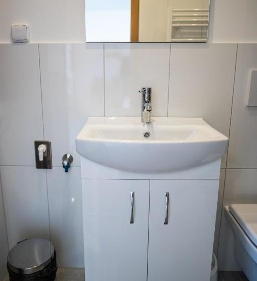 ペンション Ubytovanie Alej Bojnice