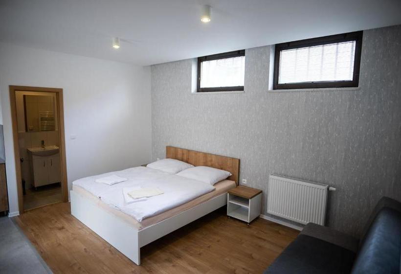 ペンション Ubytovanie Alej Bojnice