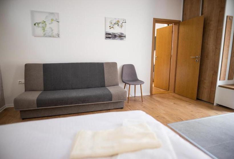 ペンション Ubytovanie Alej Bojnice