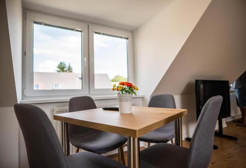 ペンション Ubytovanie Alej Bojnice