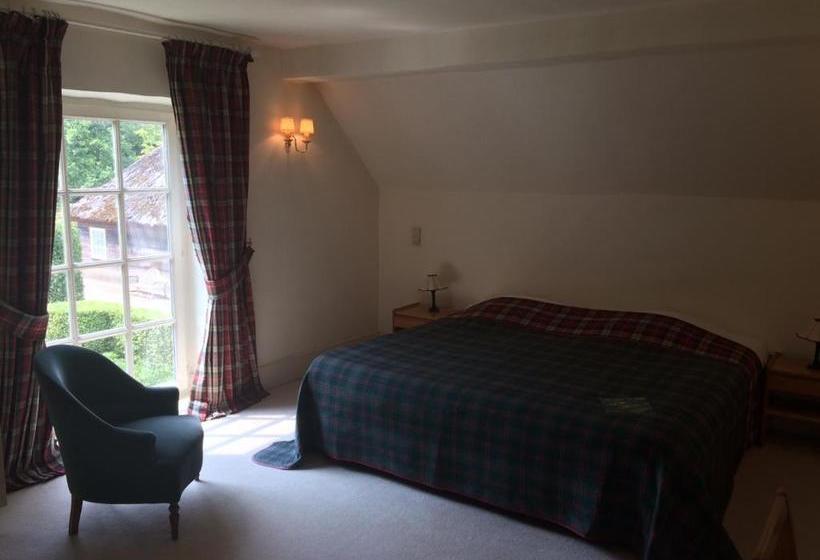 هتل Bossenstein Golf & Polo Club