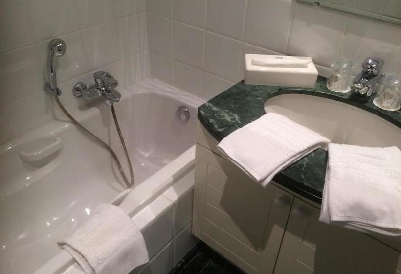 هتل Bossenstein Golf & Polo Club