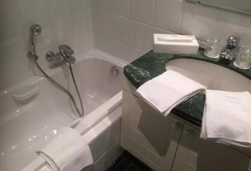 Hotelli Bossenstein Golf & Polo Club