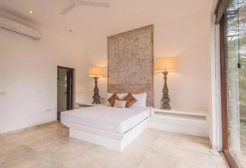 ホテル Villa Thuya