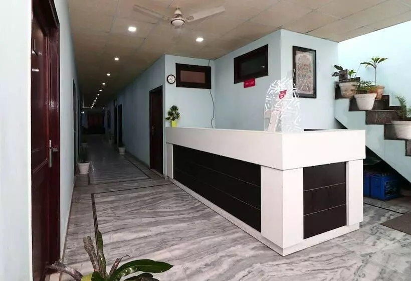 Oyo 16109 Hotel Ayaan