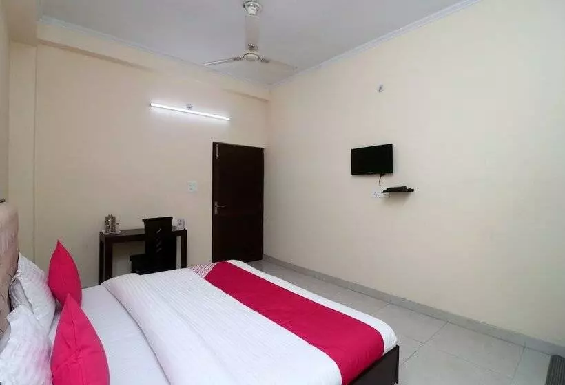 Oyo 16109 Hotel Ayaan