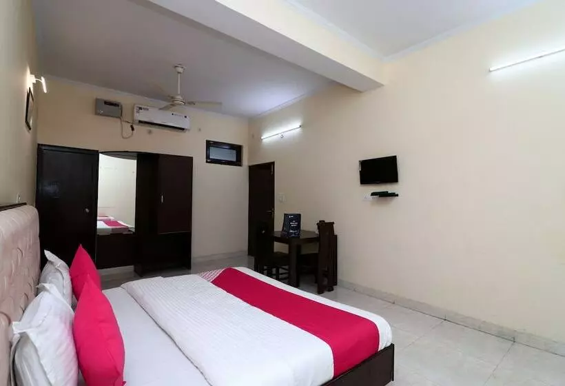 Oyo 16109 Hotel Ayaan