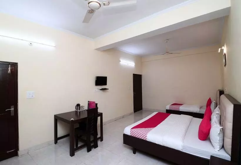 Oyo 16109 Hotel Ayaan