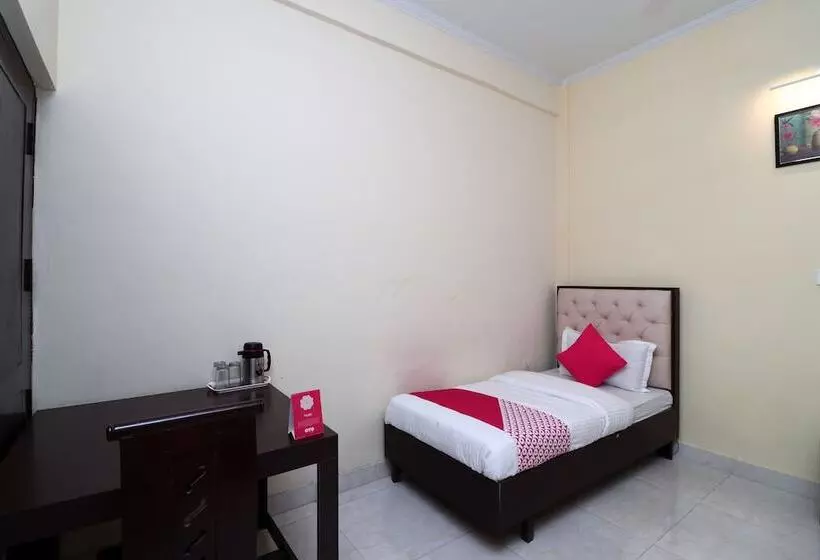 Oyo 16109 Hotel Ayaan
