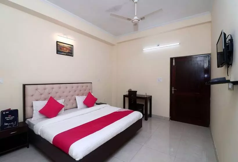 Oyo 16109 Hotel Ayaan