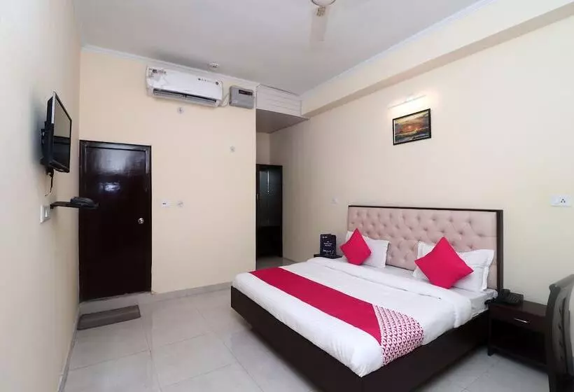 Oyo 16109 Hotel Ayaan