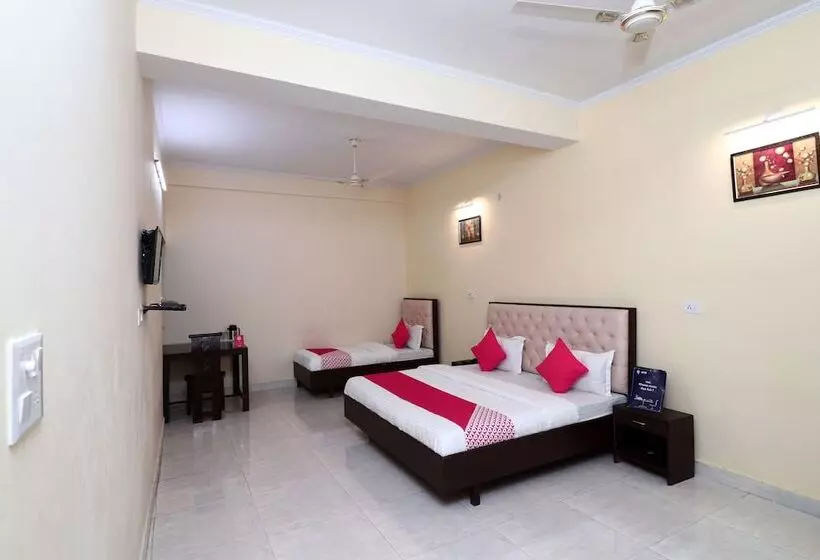 Oyo 16109 Hotel Ayaan