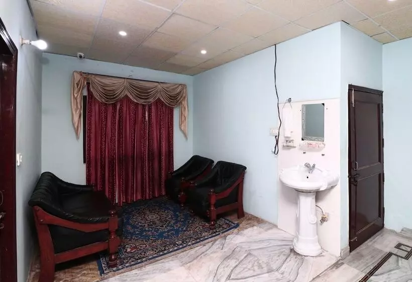 Oyo 16109 Hotel Ayaan