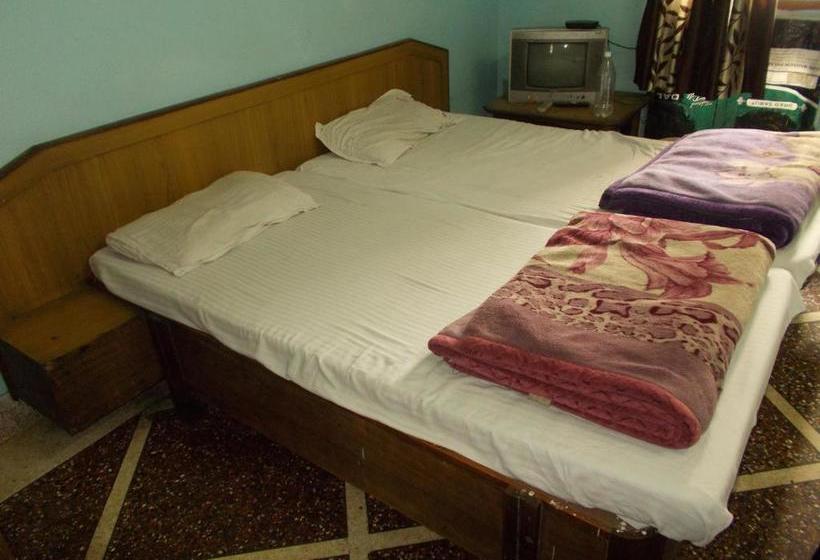 فندق Economical Rooms Near Triveni Ghat