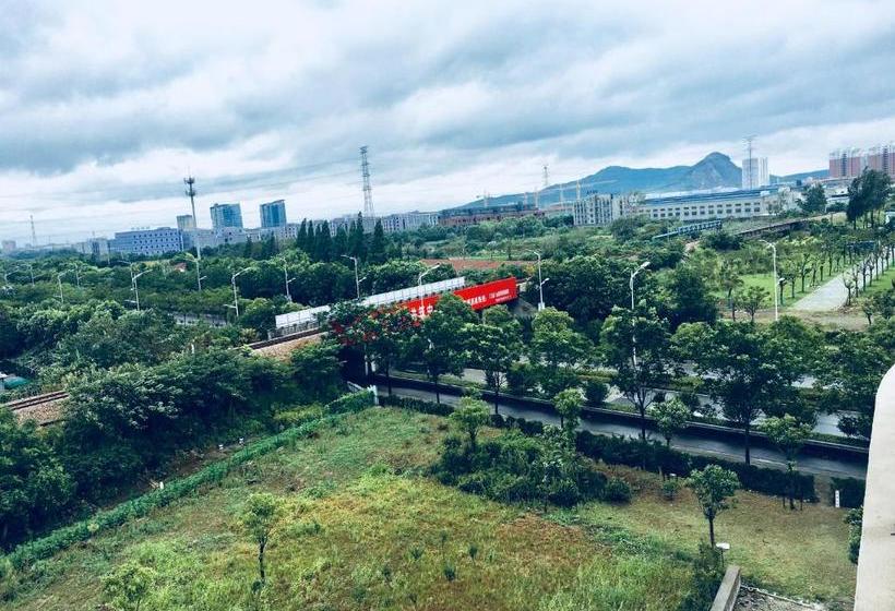 Отель Jiangyin Jintong International