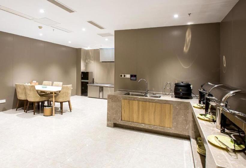 Отель Jiangyin Jintong International