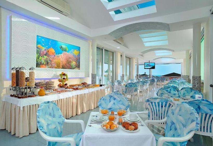 ホテル Moderno Majestic