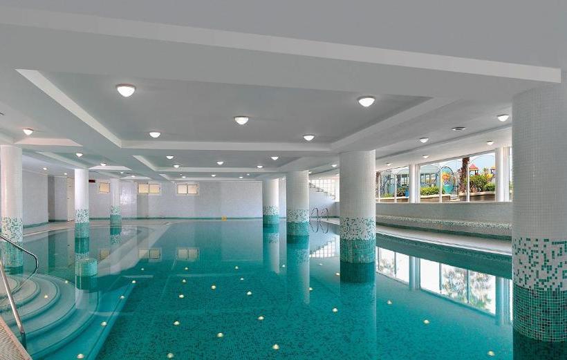 ホテル Moderno Majestic