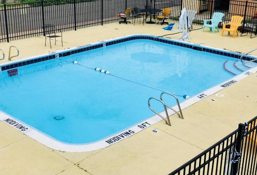 모텔 Country Host Inn