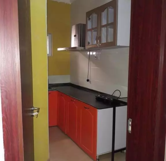 تختخواب و صبحانه Kh Lodge Abuja