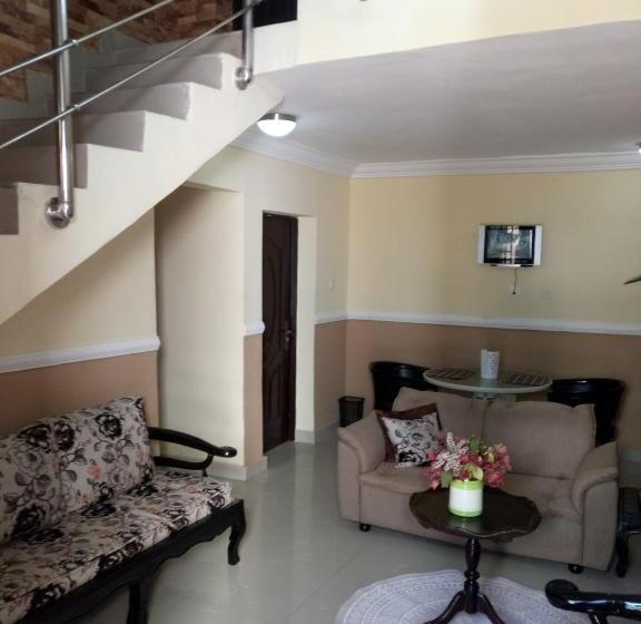 تختخواب و صبحانه Kh Lodge Abuja