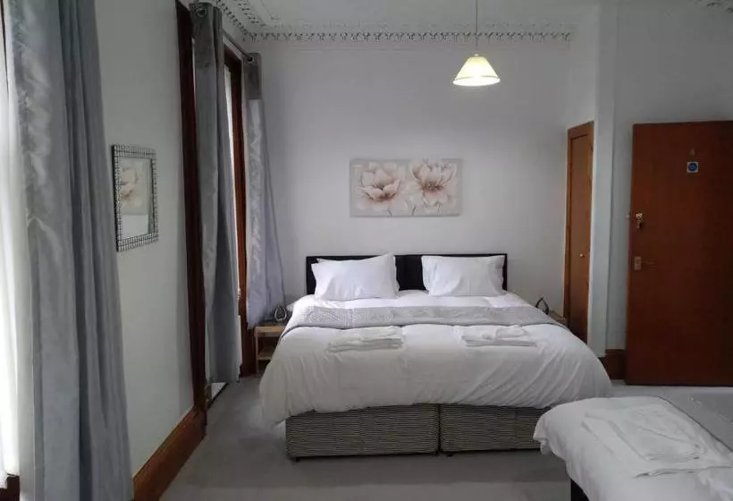 تختخواب و صبحانه Lochview Guest House