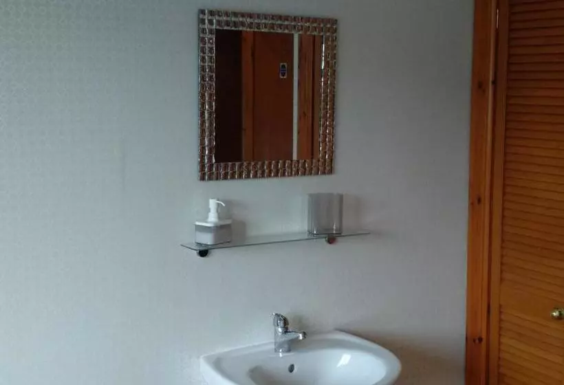 تختخواب و صبحانه Lochview Guest House