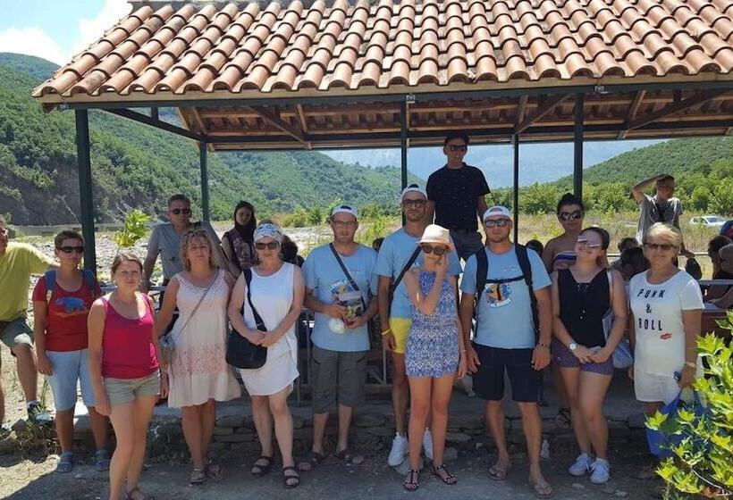 펜션 Bujtina Flowers