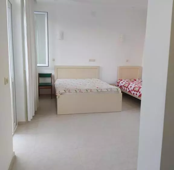 پانسیون Emzari's Apartment