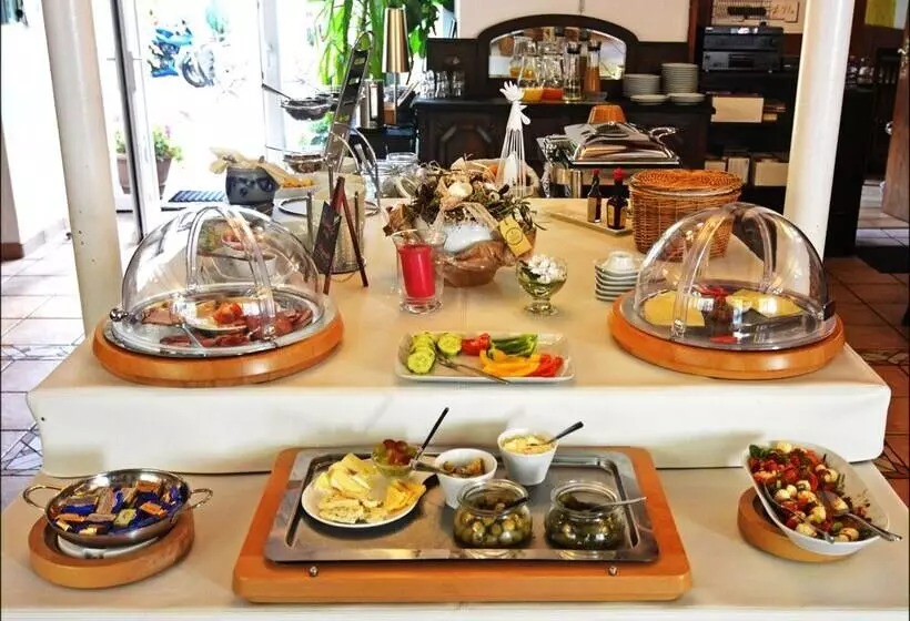 ホテル Herberge Zur Traube