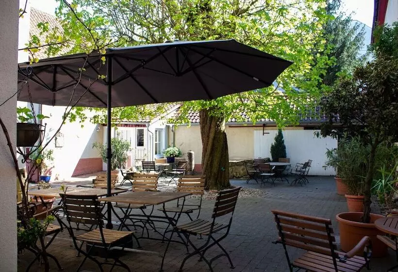 ホテル Herberge Zur Traube