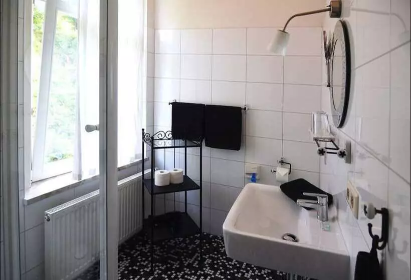 ホテル Herberge Zur Traube