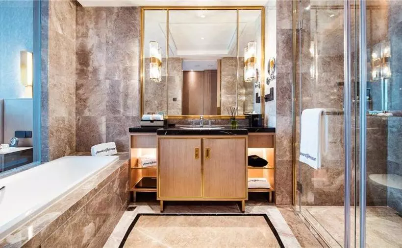 Hotelli Howard Johnson New District Plaza Ziyang