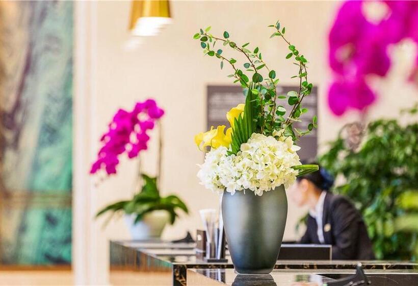 Szálloda Howard Johnson New District Plaza Ziyang