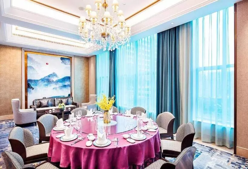 Hotelli Howard Johnson New District Plaza Ziyang